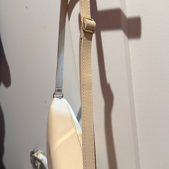 Portland Leather, Koala Sling Bag, Medium, Bon - Picture 7 of 8